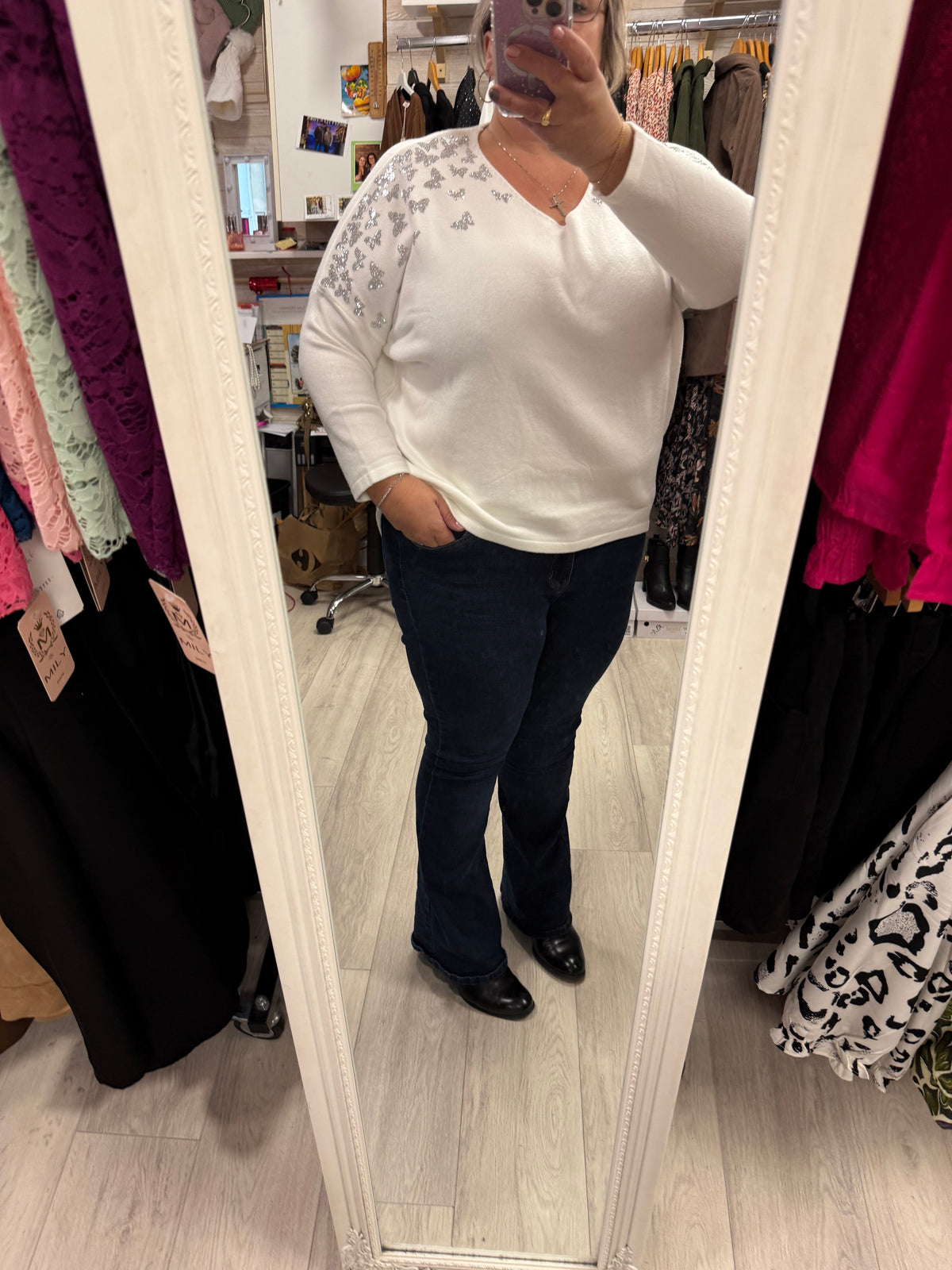 Pull blanc papillon