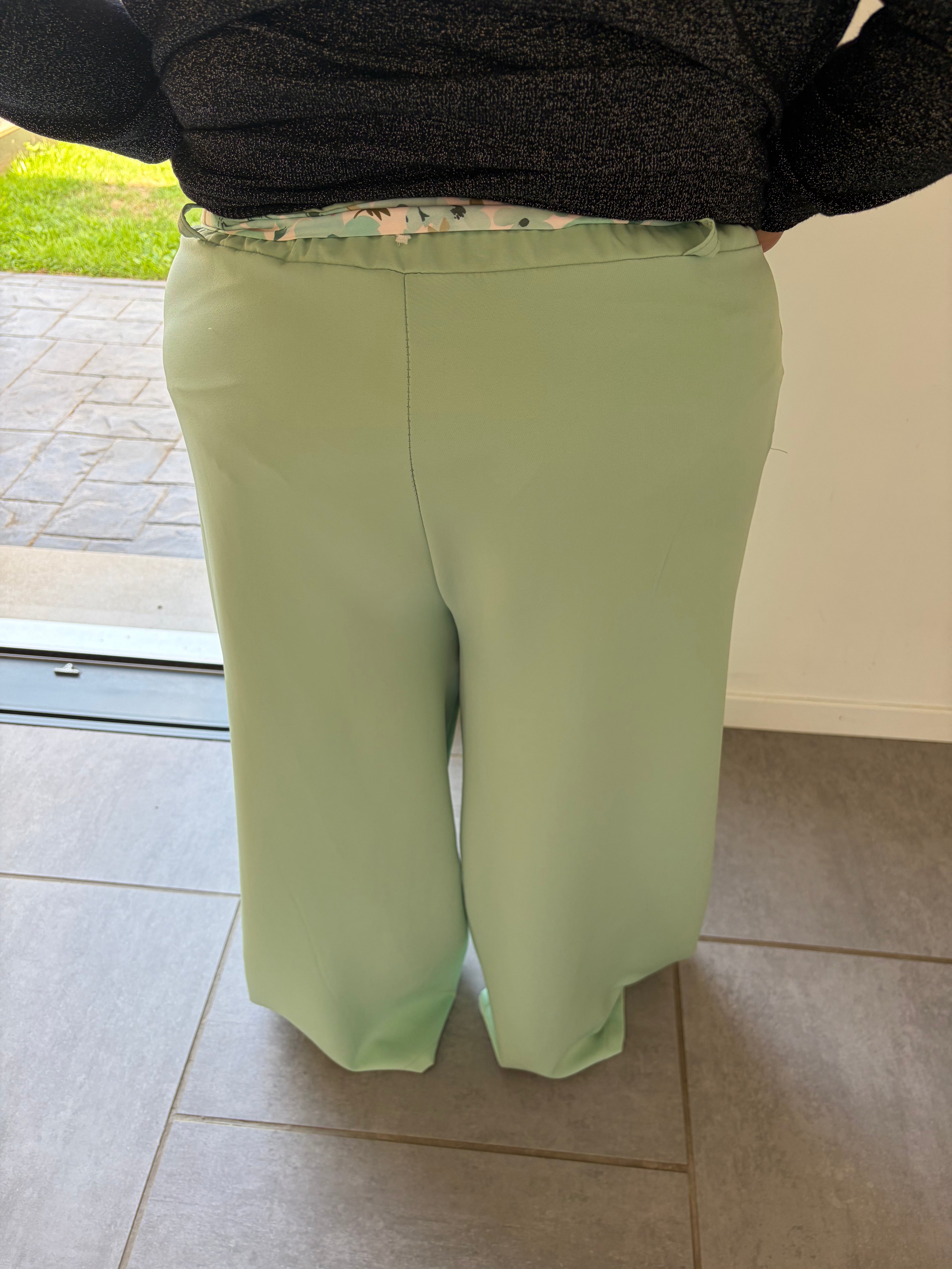 Pantalon vert clair avec ceinture fleuris taille unique