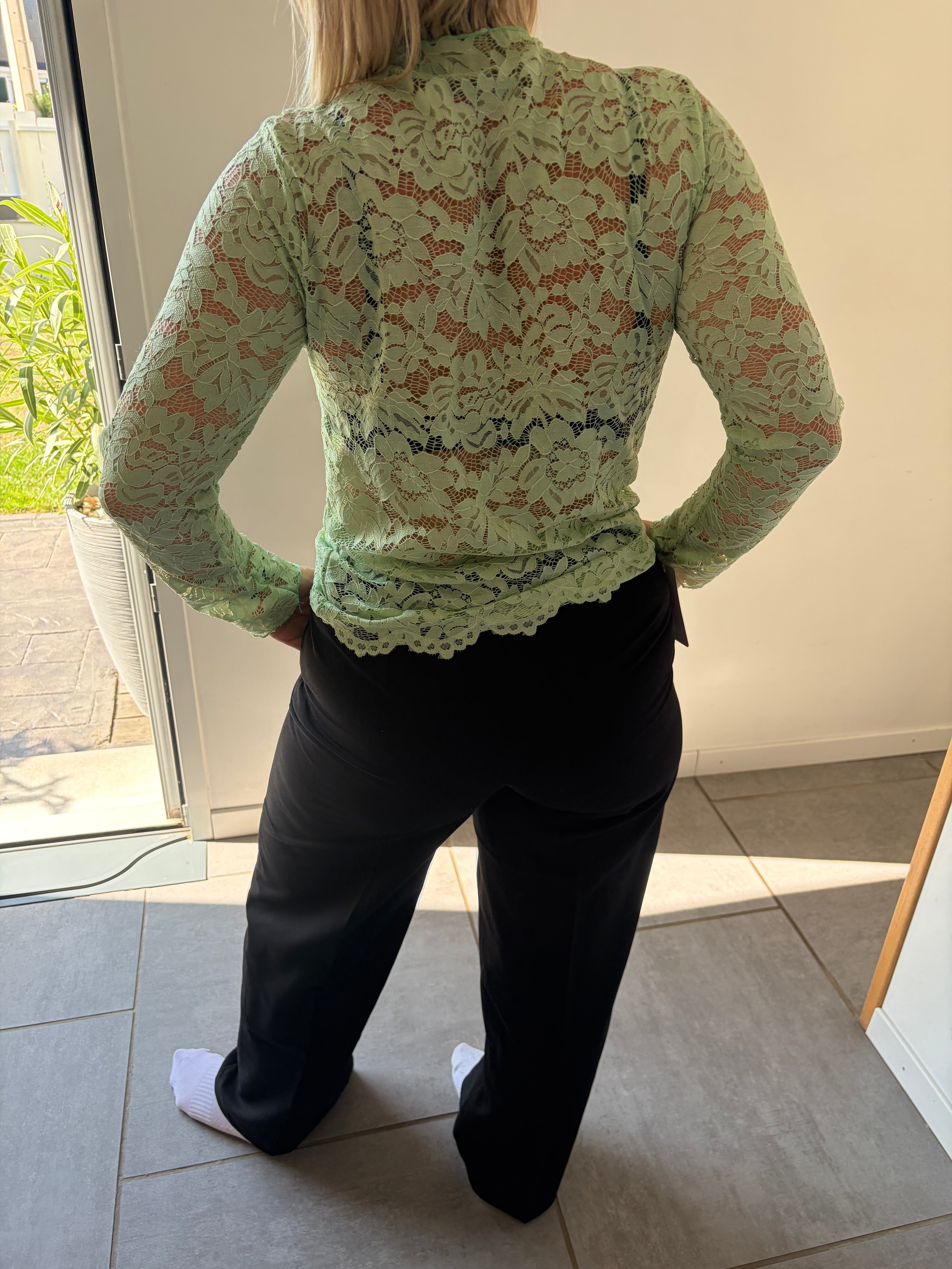 Haut dentelle taille unique
