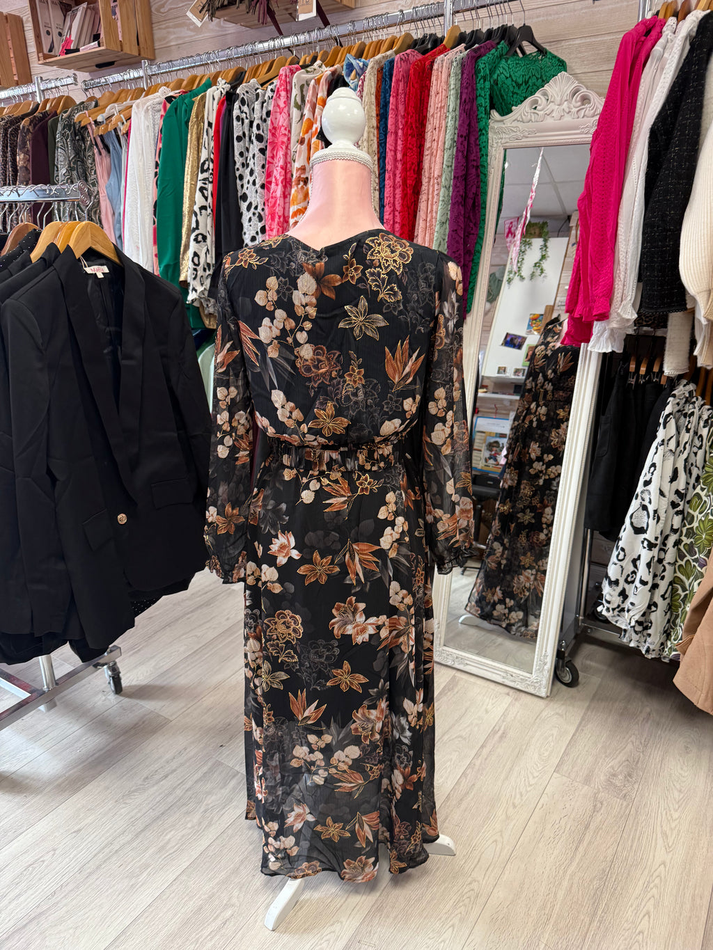 Robe noire marron et doré