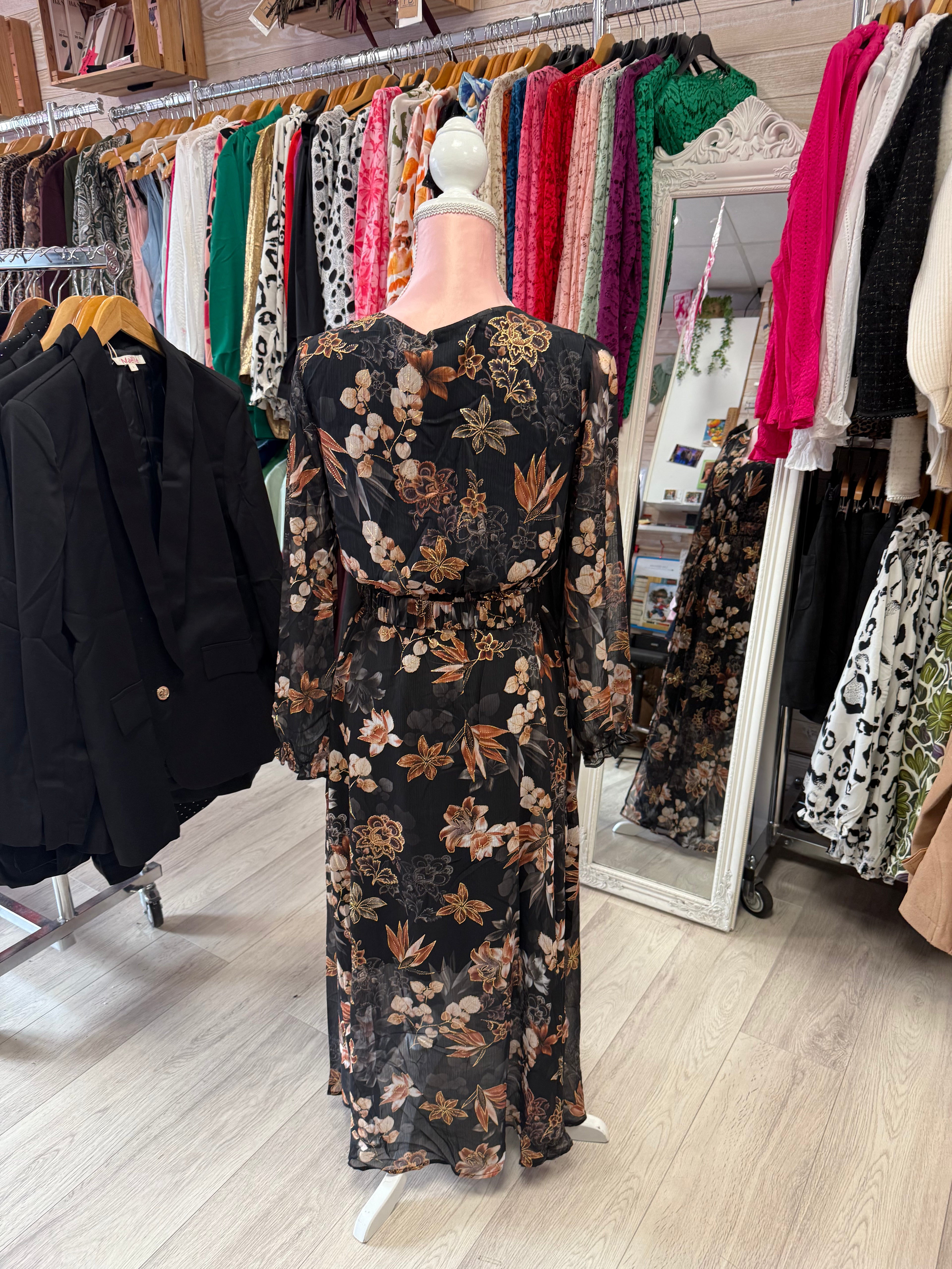 Robe noire marron et doré